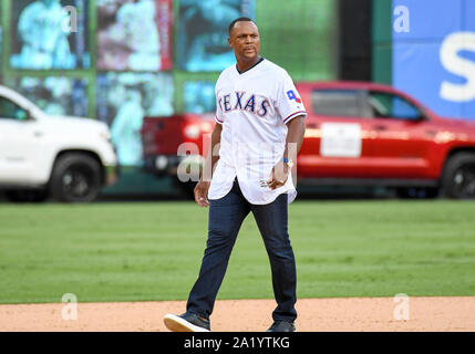 Aug. 11, 2010 - Arlington, Texas, USA - August 11, 2010. Texas Ranger JOSH  HAMILTON hits a double against the Yankees. The New York Yankees defeated  the Texas Rangers 7 to 6