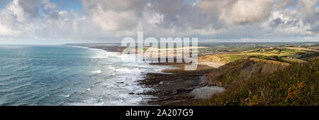 Atlantic coastline of Cornwall, England at Widemouth Bay Stock Photo