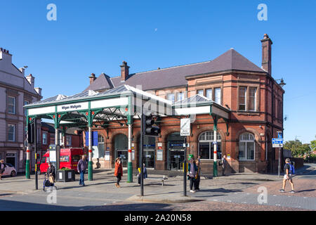 Wigan Wallgate Railway Station, Wallgate, Wigan, Greater Manchester, England, United Kingdom Stock Photo