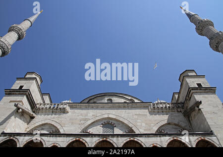 Blue Mosque seen from the outer courtyard, centre view, against blue sky, Fatih, Istanbul, Turkey. Stock Photo