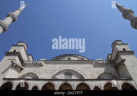 Blue Mosque seen from the outer courtyard, centre view, against blue sky, Fatih, Istanbul, Turkey. Stock Photo