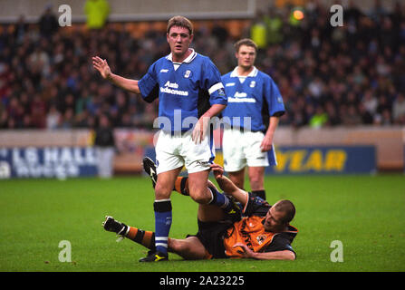 Wolverhampton Wanderers footballer Steve Bull and Steve Bruce of Birmingham 1996 Stock Photo