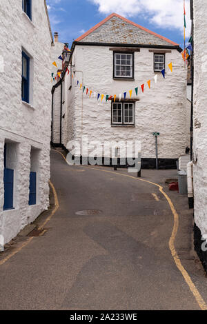 Whitewashed cottages at Gorran Haven on the south Cornish coast, England Stock Photo