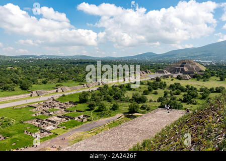 Aerial view of the Avenue of the Dead and Pyramid of the Moon. Teotihuacan, Mexico Stock Photo