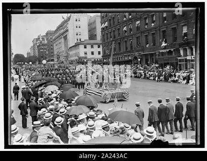 Gun Parade Float PREPAREDNESS PARADE. FLOAT WITH GUNS Stock Photo - Alamy
