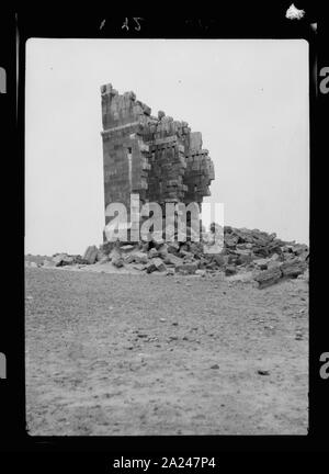 Palmyra. Desert. Qasr el Heir. Near Qariatein on Palmyra track Stock Photo