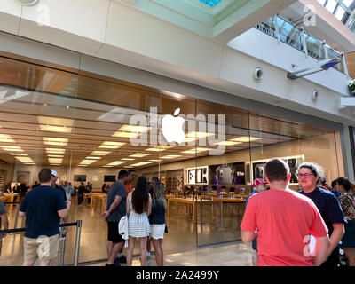 Orlando Usa Customers Lining Apple Store Purchase New Iphone Smartphones  Stock Video Footage by ©Jshanebutt #424000994