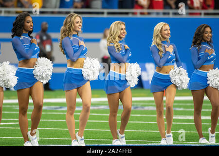 DETROIT, MI - SEPTEMBER 29: Lions cheerleaders during the national anthem before the NFL game between Kansas City Chiefs and Detroit Lions on September 29, 2019 at Ford Field in Detroit, MI (Photo by Allan Dranberg/Cal Sport Media) Stock Photo