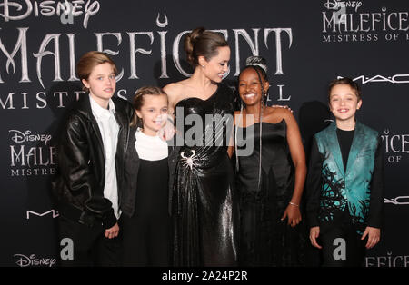 September 30, 2019, Hollywood, CA, USA: 30 September 2019 - Hollywood, California - Shiloh Nouvel Jolie-Pitt, Vivienne Marcheline Jolie-Pitt, Angelina Jolie, Zahara Marley Jolie-Pitt, Knox LÃ©on Jolie-Pitt. World Premiere Of Disney's â€œMaleficent: Mistress Of Evil'' held at El Capitan theatre. Photo Credit: FSadou/AdMedia (Credit Image: © F Sadou/AdMedia via ZUMA Wire) Stock Photo