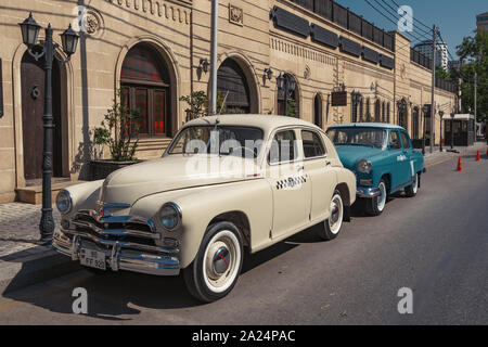 Azerbaijan, Baku, September 20, 2019 Vintage cars on old streets Stock Photo