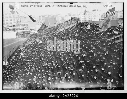 Willie Keeler, New York Highlanders, at bat and Lou Criger, Boston Red Sox,  catcher. Silk O'Loughlin umpire. Hilltop Park, New York 1908 Stock Photo -  Alamy