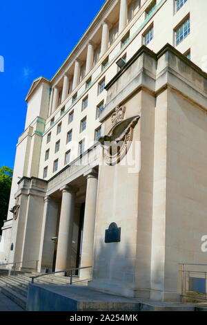 The headquarters of the Ministry of defence, in Whitehall, London, England. now known as Main Building. This structure is neoclassical in style and was originally built between 1938 and 1959 to designs by Vincent Harris Stock Photo