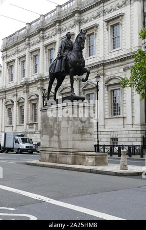 Earl Haig Memorial, Whitehall, London. Field Marshal Douglas Haig, 1st Earl Haig,(1861 – 1928). During the First World War, he commanded the British Expeditionary Force (BEF) on the Western Front from late 1915 until the end of the war. Stock Photo