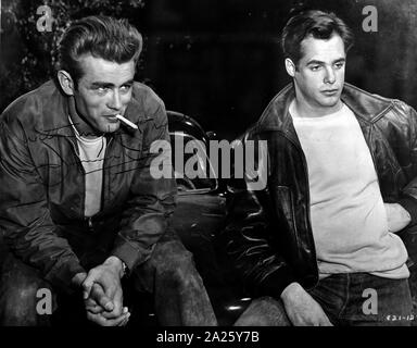 An autographed photograph of James Dean and Marlon Brando. James Dean (1931-1955) an American actor. Marlon Brando (1924-2004) an American actor and film director. Stock Photo