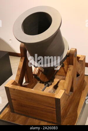 Leonardo da Vinci's Fragmenting Bomb mortar or canon. drawing in the ...