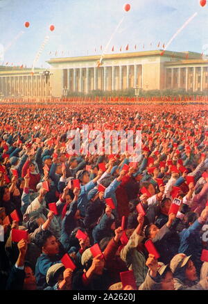 Chairman Mao with Red Guards during the Cultural Revolution. 1966. Mao ...