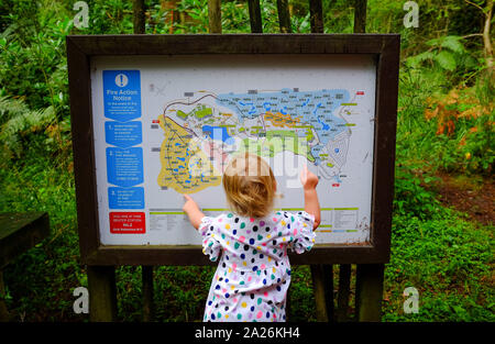 Center Parcs Longleat Map Young Girl Looking At A Map At Center Parcs Longleat Forest Wiltshire Uk  Stock Photo - Alamy