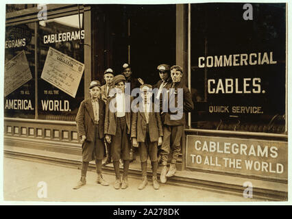 Postal Telegraph Messengers, Indianapolis, (Indiana has no age limit for mes'grs.) Stock Photo