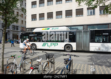 City bus at bus stop, Slovene Street (Slovenska Cesta), Ljubljana, Slovenia Stock Photo