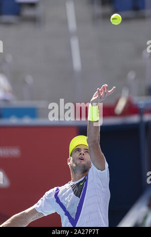 Tokyo, Japan. 1st Oct, 2019. Borna Coric (CRO) serves against Taro Daniel (JPN) during their men's singles first-round match at the Rakuten Japan Open Tennis Championships 2019 at Ariake Colosseum. The tournament is held from September 30 to October 6. Credit: Rodrigo Reyes Marin/ZUMA Wire/Alamy Live News Stock Photo