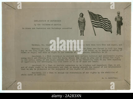 Printed page of text with photo illustration: Declaration of Dependence by the Children of America in Mines and Factories and Workshops Assembled Stock Photo