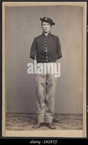 Private William Sergent of Co. E, 53rd Pennsylvania Infantry Regiment, in uniform, after the amputation of both arms / Bundy & Williams, 314 & 326 Chapel St., New Haven, Ct Stock Photo