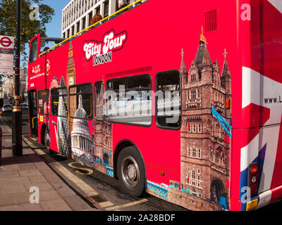 Open Top Tour Bus, Piccadilly, London Stock Photo
