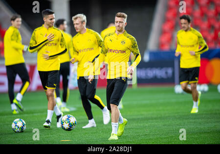 Prague, Czech Republic. 02nd Oct, 2019. SK Slavia Prague team pose prior to  the UEFA Champions League match SK Slavia Prague vs Borussia Dortmund,  second round of basic group F, on October