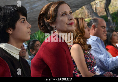 Jueves 14, Febrero 2013. En la zona de filmación de la película ¨Jirón de Niebla¨, el gobernador del estado de Querétaro, José Calzada Rovirosa, protagonizó el pizarrazo oficial de la cinta, dirigida por Julio César Estrada. .La película, en donde participa la conocida actriz María Rojo, comenzó a rodarse el 28 de enero en la ciudad de Querétaro, y su producción se llevará a cabo en el municipio de Tequisquiapan durante aproximadamente un mes.  ©(A7F /NortePhoto Stock Photo