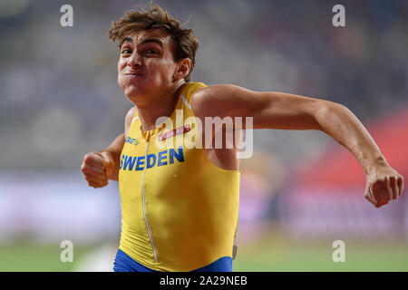 DOHA, QATAR. 01th Oct, 2019. Armand Duplantis of Sweden celebrates after he tried the 5.79m mark in MenÕs Pole Vault Final during day 5 of the IAAF World Athletics Championships - Doha 2019 at Khalifa International Stadium on Tuesday, October 01, 2019 in DOHA, QATAR. Credit: Taka G Wu/Alamy Live News Stock Photo