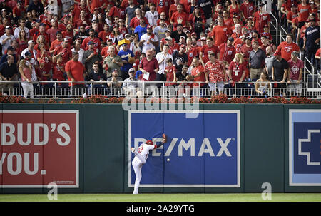 Washington Nationals center fielder Juan Soto (22) waits for the pitch  during an MLB regular season game against the Los Angeles Angels, Saturday,  May Stock Photo - Alamy