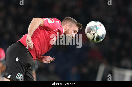 Hanover, Germany. 30th Sep, 2019. Soccer: 2nd Bundesliga, 8th matchday: Hannover 96 - 1st FC Nürnberg in the HDI-Arena in Hannover. Hanover's Marc Stendera is on the ball. Credit: Peter Steffen/dpa/Alamy Live News Stock Photo