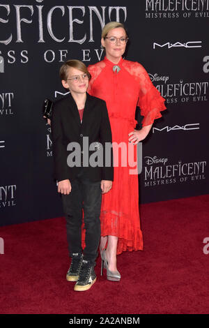 Los Angeles, USA. 30th Sep, 2019. Kathleen Robertson with son William Robert Cowles at the world premiere of the movie 'Maleficent: Make the Dark/Maleficent: Mistress of Evil' at the El Capitan Theater. Los Angeles, 30.09.2019 | usage worldwide Credit: dpa/Alamy Live News Stock Photo