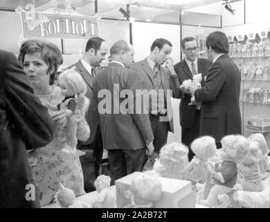 Dolls of the brand 'Mattel' at the Toy Fair Nuremberg, which took place between 06.02.-12.02.1971. In the foreground various models, in the background the stand 'Barbie Boutique' with Barbies. Stock Photo