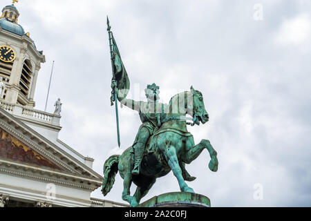 Monument to Godefroid (Godefroy) de Bouillon on Royal Square in Brussels, Godfrey of Bouillon was a Frankish knight and one of the leaders of the Firs Stock Photo