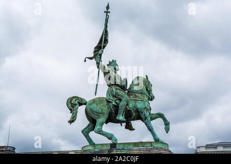 Monument to Godefroid (Godefroy) de Bouillon on Royal Square in Brussels, Godfrey of Bouillon was a Frankish knight and one of the leaders of the Firs Stock Photo