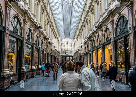 Les Galeries Royales Saint-Hubert, a gorgeous glass roofed arcade in the center of Brussels. Lined with cafes, theaters and luxury stores, the Les Gal Stock Photo