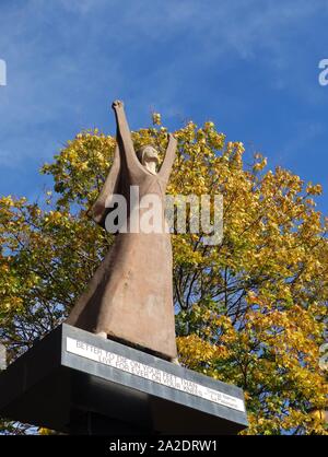 Dolores Ibarruri 'La Pasionaria' (the Passionate Flower) Spanish Civil War statue by Arthur Dooley, Glasgow Stock Photo