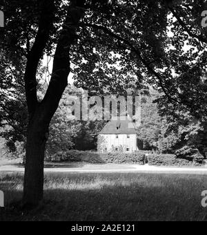 Das Gartenhaus des deutschen Dichters Johann Wolfgang von Goethe in Weimar, Deutschland 1930er Jahre. The garden house of German poet Johann Wolfgang von Goethe at Weimar, Germany 1930s. Stock Photo