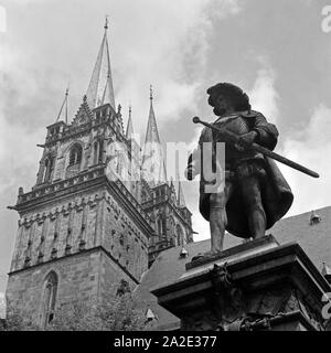 Die evangelische Kirche St. Martin in Kassel, Deutschland 1930er Jahre. Protestant St. Martin's church at Kassel, Germany 1930s. Stock Photo