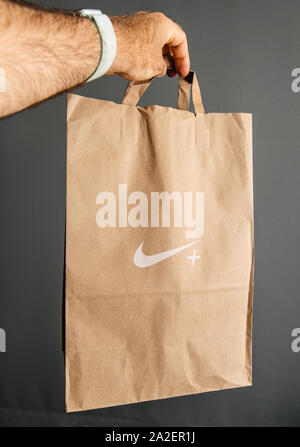 paper bag nike original