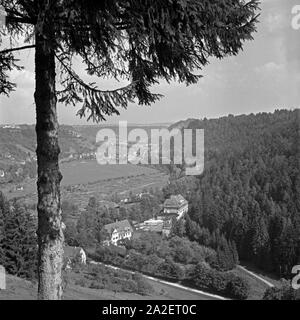 Blick auf Sulz am Neckar, Deutschland 1930er Jahre. View to Sulz at river Neckar, Germany 1930s. Stock Photo