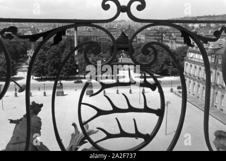 Der Ehrenhof des Neuen Schlosses in Stuttgart, Deutschland 1930er Jahre. The main courtyard of the New Palace in Stuttgart, Germany 1930s. Stock Photo