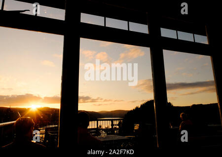 View of Lake Vyrnwy at sunset from the Lake Vyrnwy hotel Stock Photo