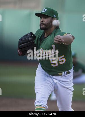 Oakland Athletics pitcher Sean Manaea works against the San Francisco ...