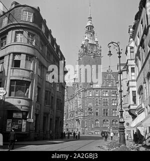 Das Rathaus in der Innenstadt von Wuppertal Elberfeld, Deutschland 1930er Jahre. Elberfeld city hall, Germany 1930s. Stock Photo