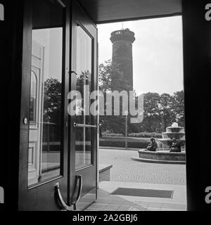 Der Toelleturm in Wuppertal Barmen, Deutschland 1930er Jahre. Toelleturm watchout at Wuppertal Barmen, Germany 1930s. Stock Photo