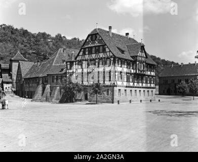 Im Kurort Bad Nauheim, Deutschland 1930er Jahre. At spa resort Bad Nauheim, Germany 1930s. Stock Photo