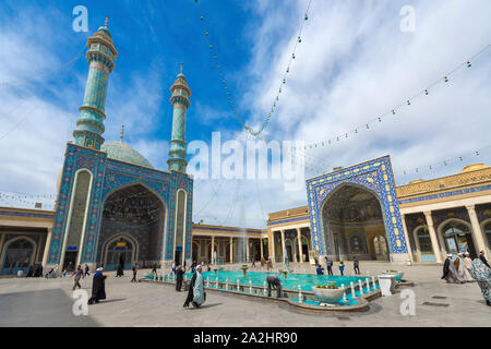 Azam Mosque, Shrine of Fatima al-masumeh sister of eight Imam Reza and daughter of the seventh Imam Musa al-Kadhim, Qom, Iran Stock Photo