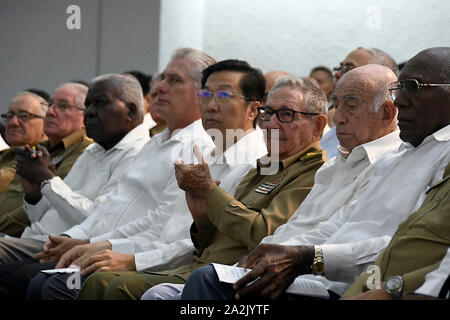 Havana, Cuba. 1st Oct, 2019. First Secretary of the Central Committee of the Communist Party of Cuba Raul Castro Ruz (3rd R), Cuban President Miguel Diaz-Canel (5th R) and Chinese Ambassador to Cuba Chen Xi (4th R) attend a ceremony in Havana, Cuba, Oct. 1, 2019. Top Cuban leaders attended a ceremony here on Tuesday to celebrate the 70th anniversary of the founding of the People's Republic of China (PRC). Credit: Joaquin Hernandez/Xinhua/Alamy Live News Stock Photo